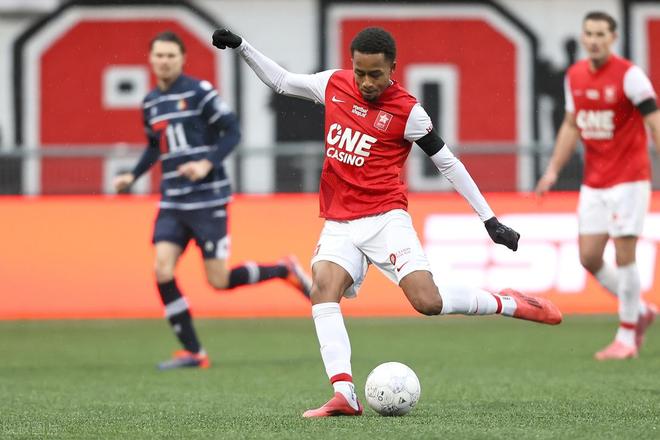 也关系到球 也关系到球